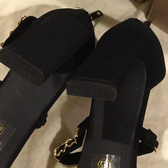 Black heels - Picture 5 of 5